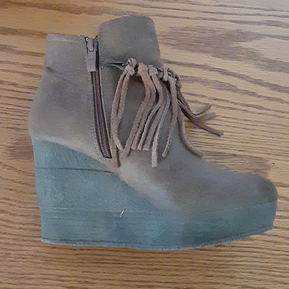 Sbicca Brown Leather Wedge Booties - Picture 5 of 10